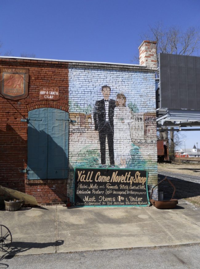 Bride and Groom mural on the side of an antique store in Salem, Alabama a nearby community to Auburn & Opelika