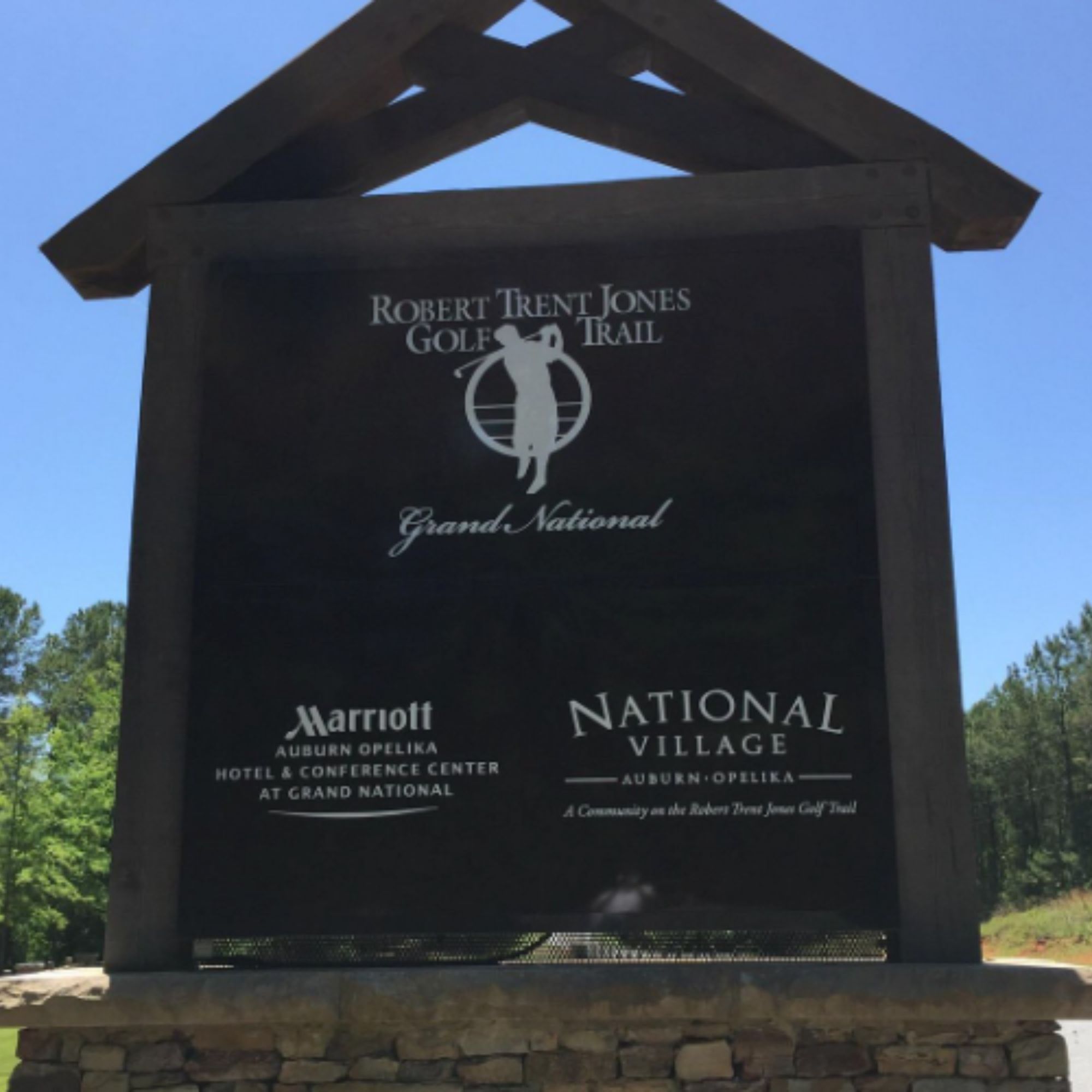 Luxury homes in Grand National neighborhood in Opelika Alabama near the Robert Trent Jones Golf Trail.